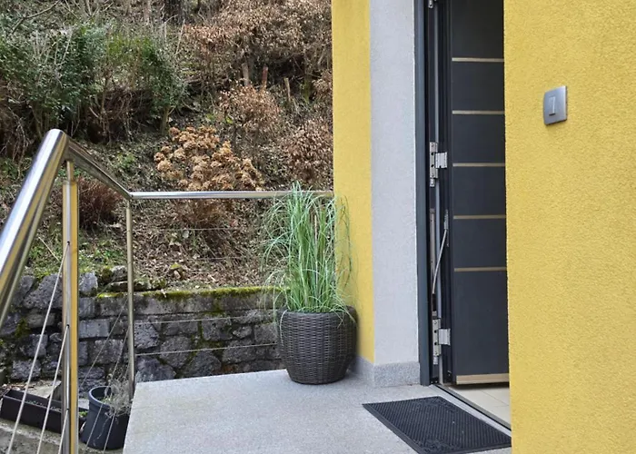 Hisa Pod Gozdom Ljubljana