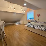 Hisa Pod Gozdom Lublana